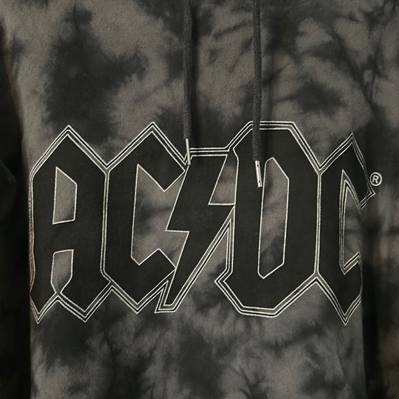 Torrid black and gray AC⚡️DC pullover cropped hoodie size 0 (L/XL) - Picture 4 of 7